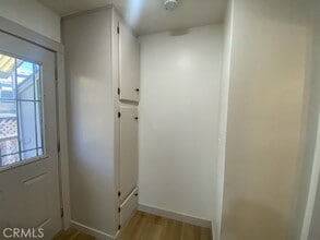 Building Photo - 6419 Burgundy St