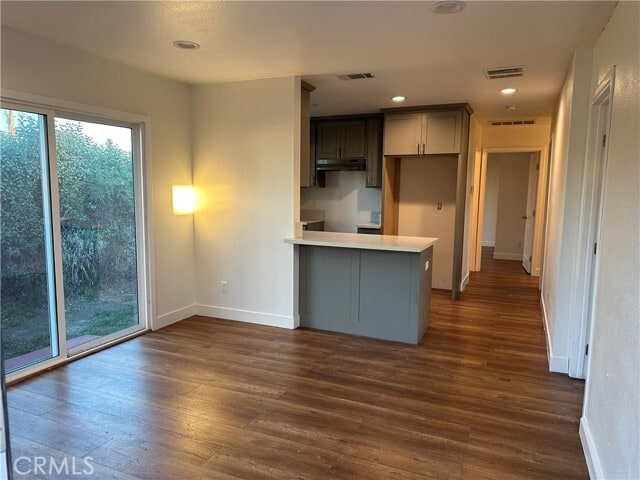 Building Photo - 406 W 95th St