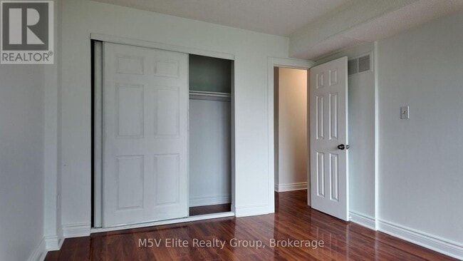 Building Photo - 74 David St