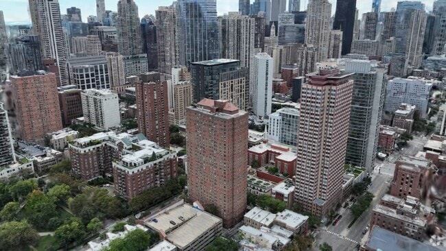  - 100 W. Chestnut