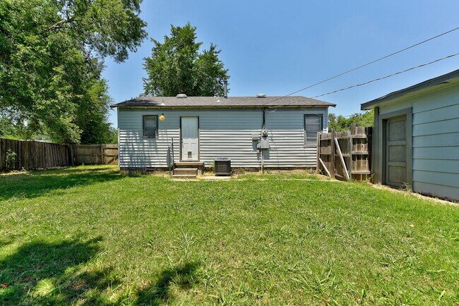 Building Photo - 416 Reed Pl