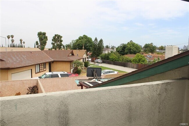 Building Photo - 4696 Mesa Blvd