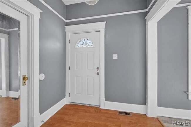 Foto del edificio - 221 Lebanon Ave