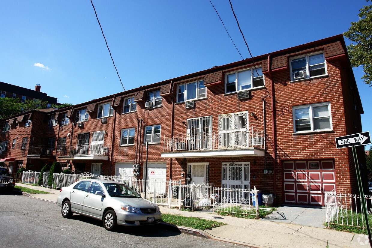 Building Photo - 4002-4010 147th St