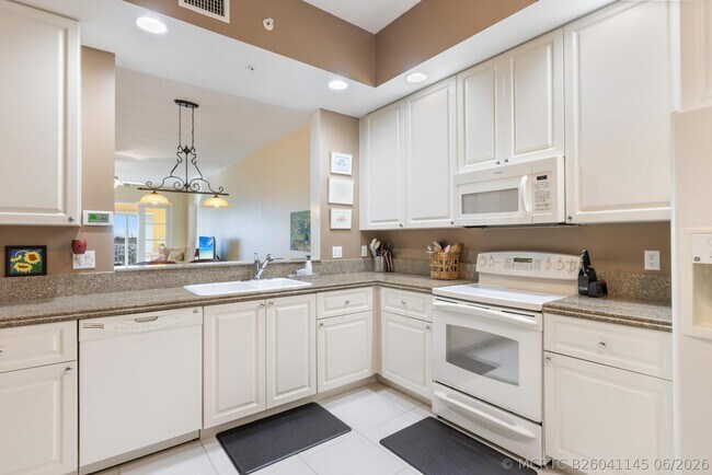 Foto del edificio - 33 Harbour Isle Dr W