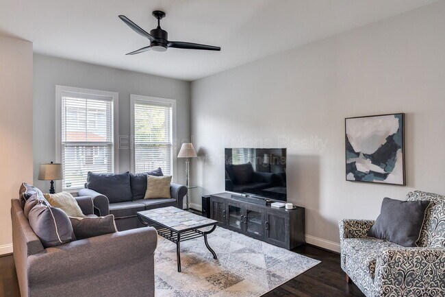 Foto del edificio - 1619 Fairfax Ave