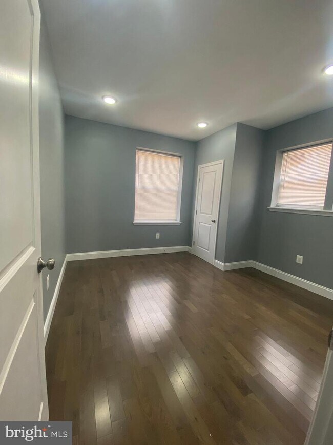 Foto del edificio - 1339 W Pike St