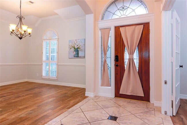 Foto del edificio - 2703 W Oaks Cir E