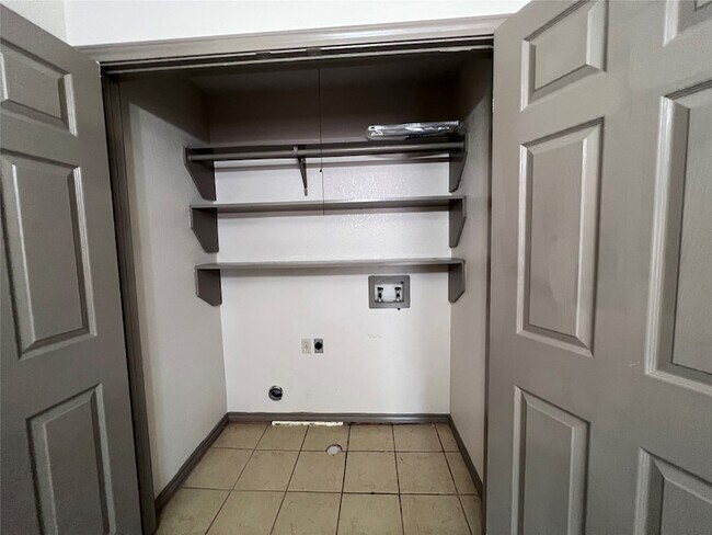 Building Photo - 11912 Metmora Ct