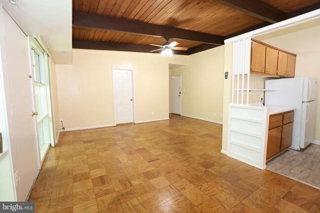 Building Photo - 4325 Americana Dr