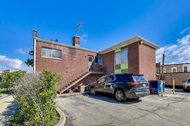 Building Photo - 1717 2nd St