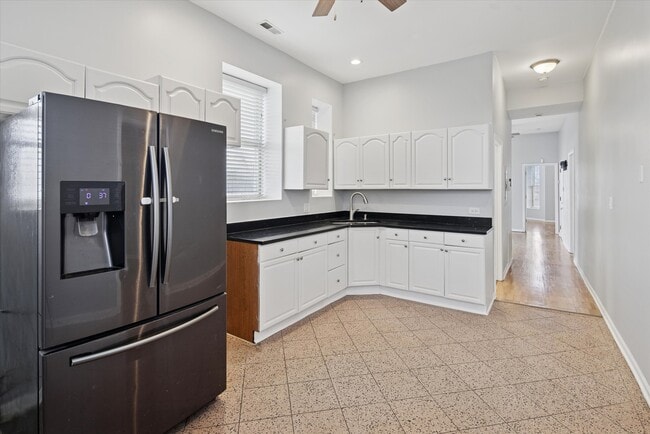 Foto del edificio - 1635 S Christiana Ave