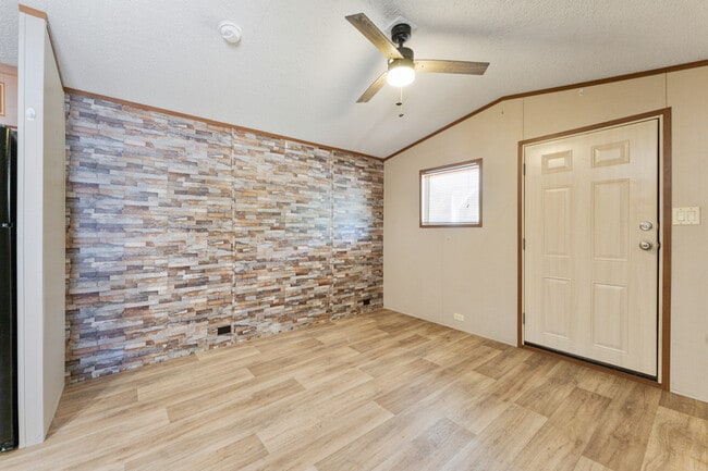 Foto del edificio - 720 Pritchett Ln