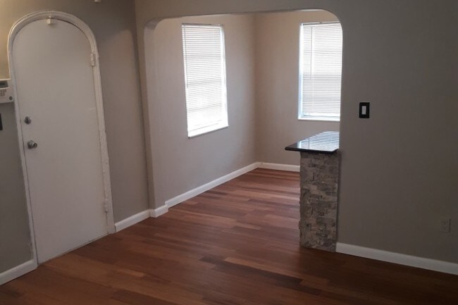Foto del edificio - 507 NE 67th St