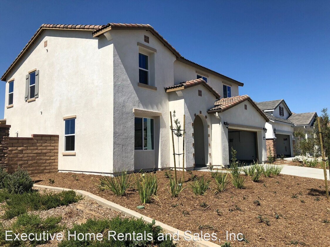 Foto principal - 24716 Coldwater Canyon Trail