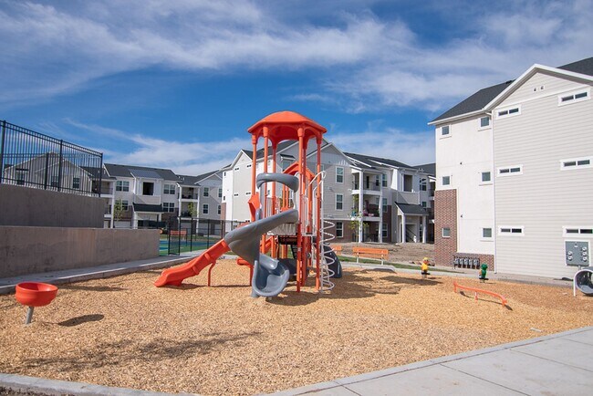 Building Photo - Gorgeous 4-Bedroom Townhome at the Exchang...