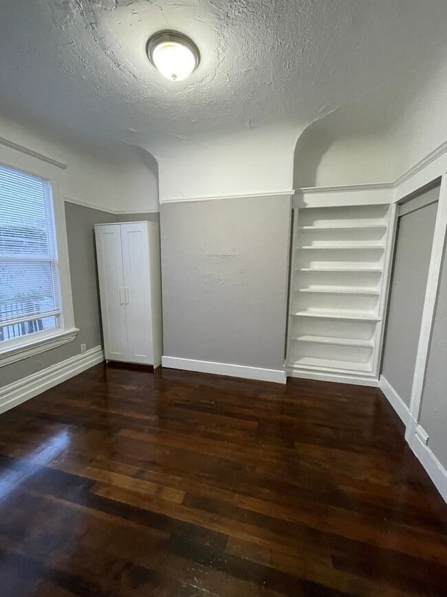 Photo - 854 36th St Apartment