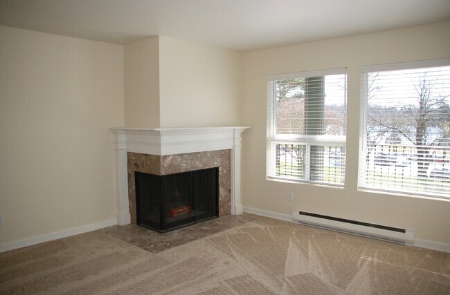 Building Photo - 9330 NE Juanita Dr