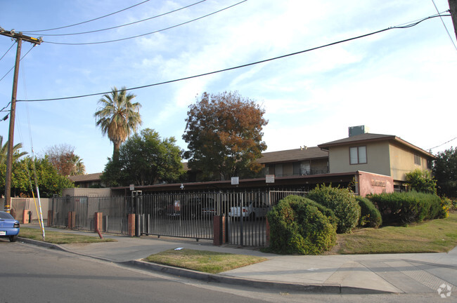 Building Photo - Cedar Home Apartments