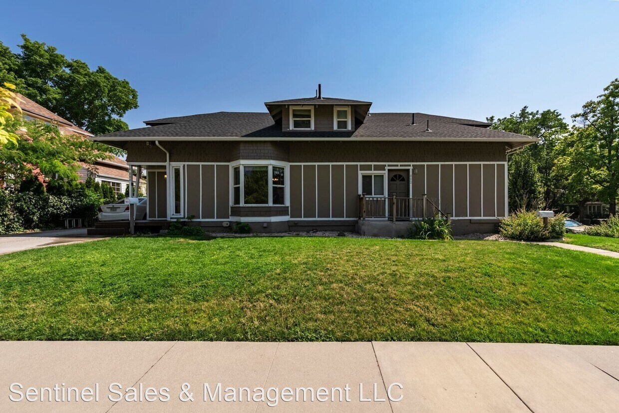 Primary Photo - 2 br, 2 bath House - 804 E. Belmont Ave.