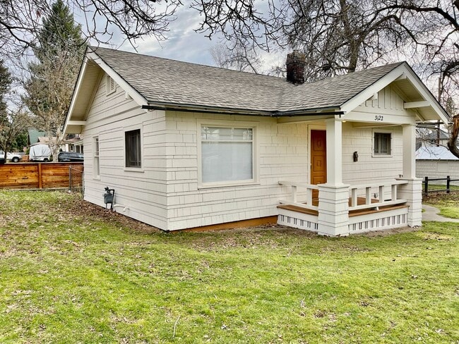 Building Photo - New on the Market!