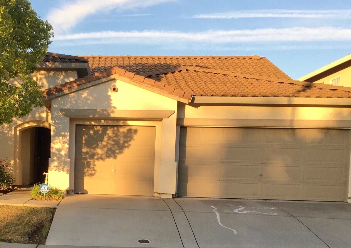Foto principal - 9805 Nature Trail Way