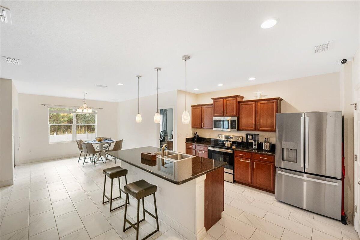 Foto del edificio - 1323 Lexington Square SW