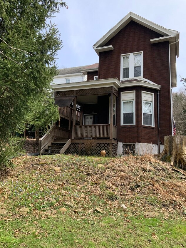 1029 5th St, Oakmont, PA 15139 House Rental in Oakmont, PA