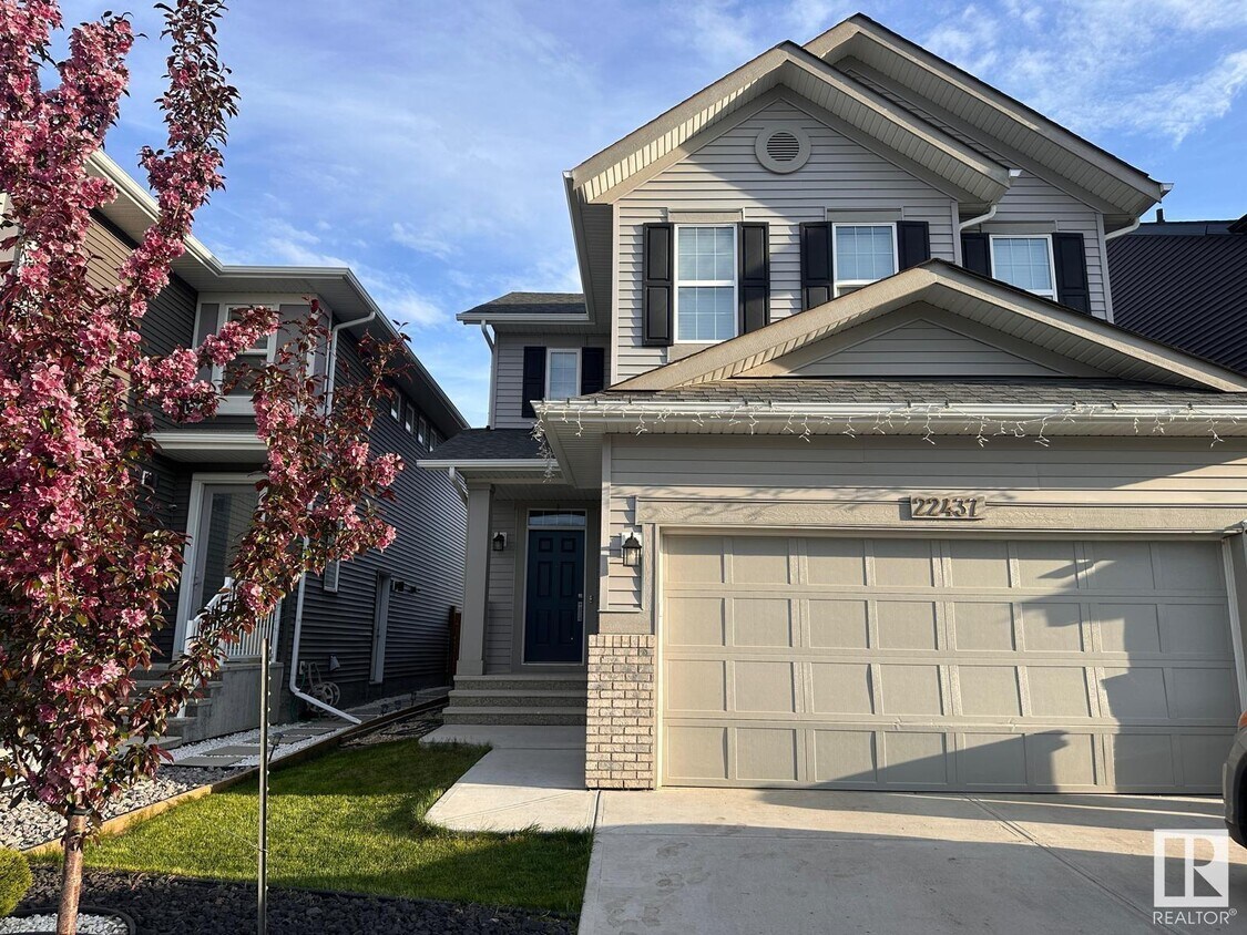 Photo principale - 22437-2299A 99A Ave NW