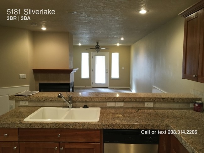 Building Photo - 5181 W Silverlake Ln
