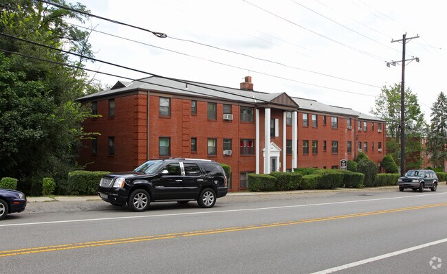 Foto del edificio - Perry Highway Apartments