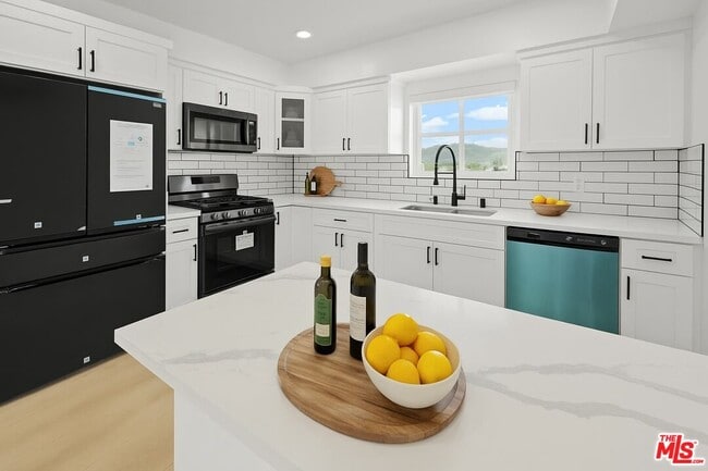 Building Photo - 2700 Fletcher Dr