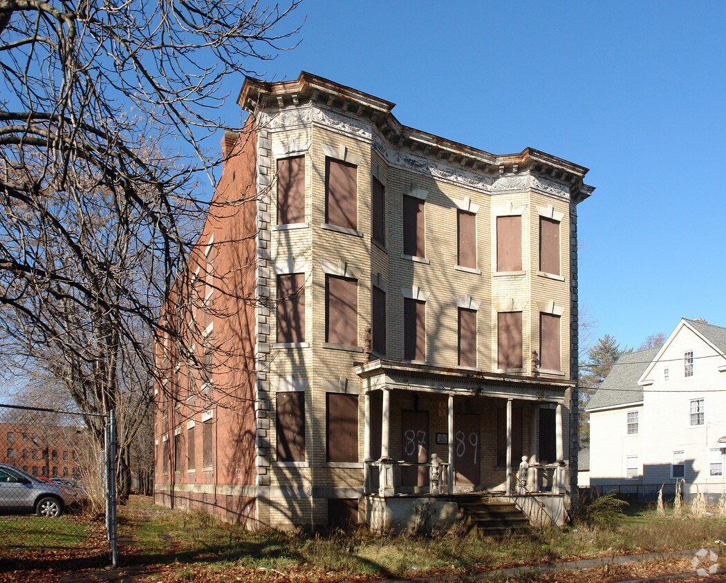 Foto principal - 87-89 Atwood St