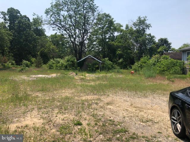 Building Photo - 2203 W Oak Rd