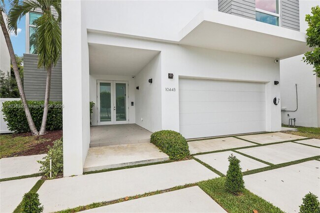 Building Photo - 10445 NW 68th Terrace