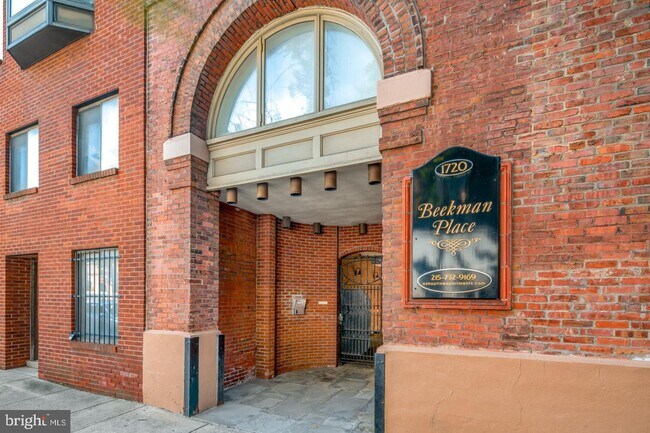 Building Photo - 1720 Lombard St