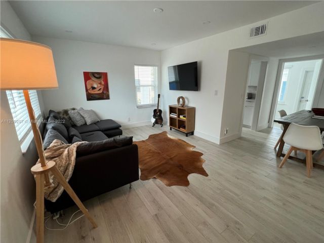 Foto del edificio - 3521 SW 16th St
