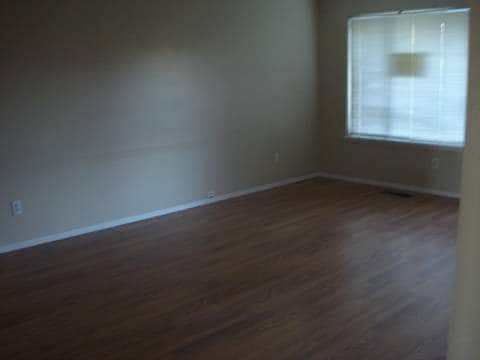 Building Photo - 48th Ave 3br 2ba w/garage