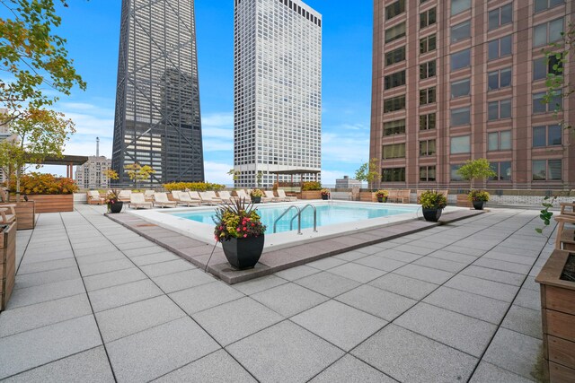 Foto del edificio - 777 N Michigan Ave