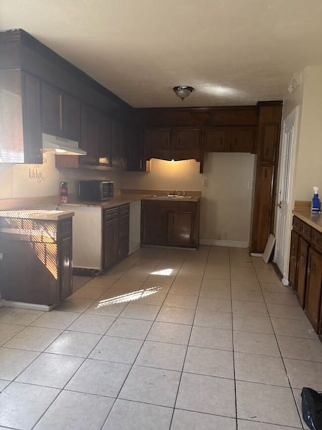 Photo - 1735 Woody Dr House