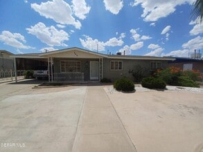 Building Photo - 649 De Vargas Dr