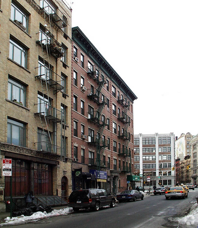 Foto del edificio - 529 Broome St