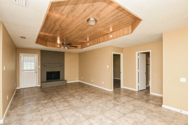 Building Photo - 224 N Bugle Dr