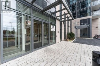 Building Photo - 30 Meadowglen Pl