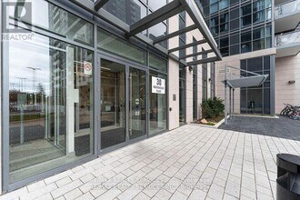 Building Photo - 30 Meadowglen Pl