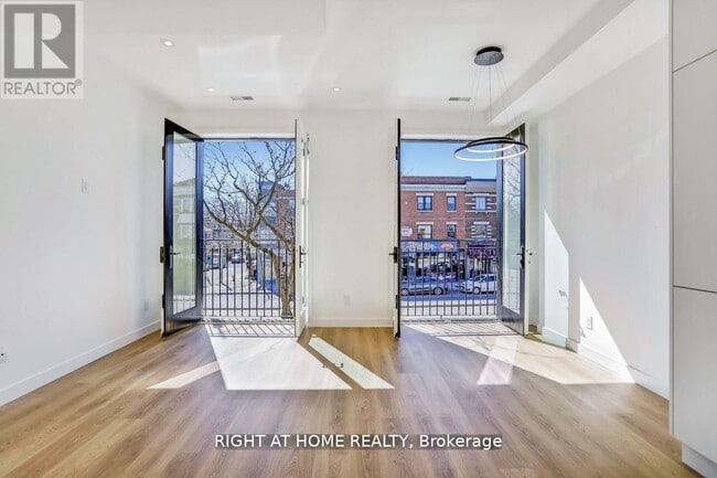 Building Photo - 1086 St Clair Ave W