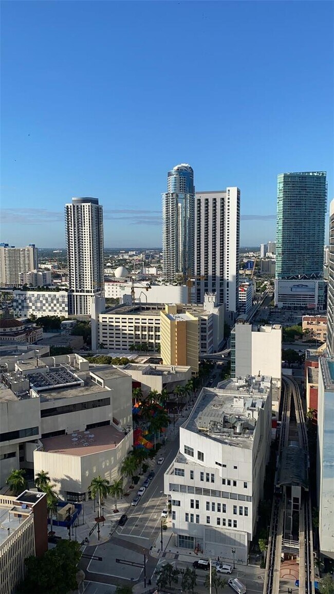 Foto del edificio - 133 NE 2nd Ave