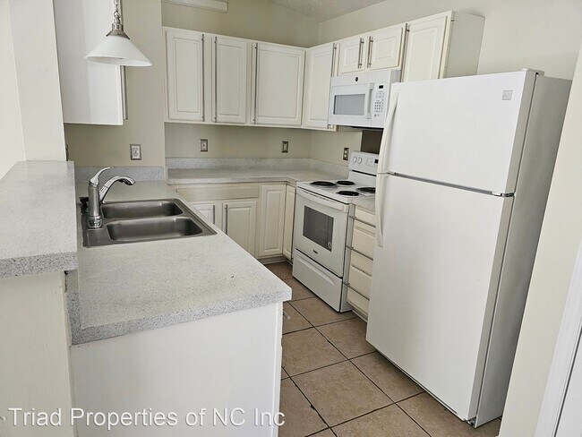 Building Photo - 2 br, 2 bath House - 331 Ivy Glen