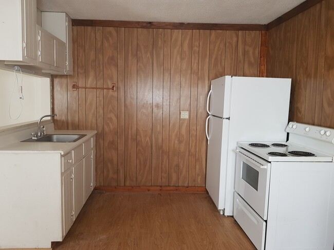 Building Photo - 1752 Sparger Rd