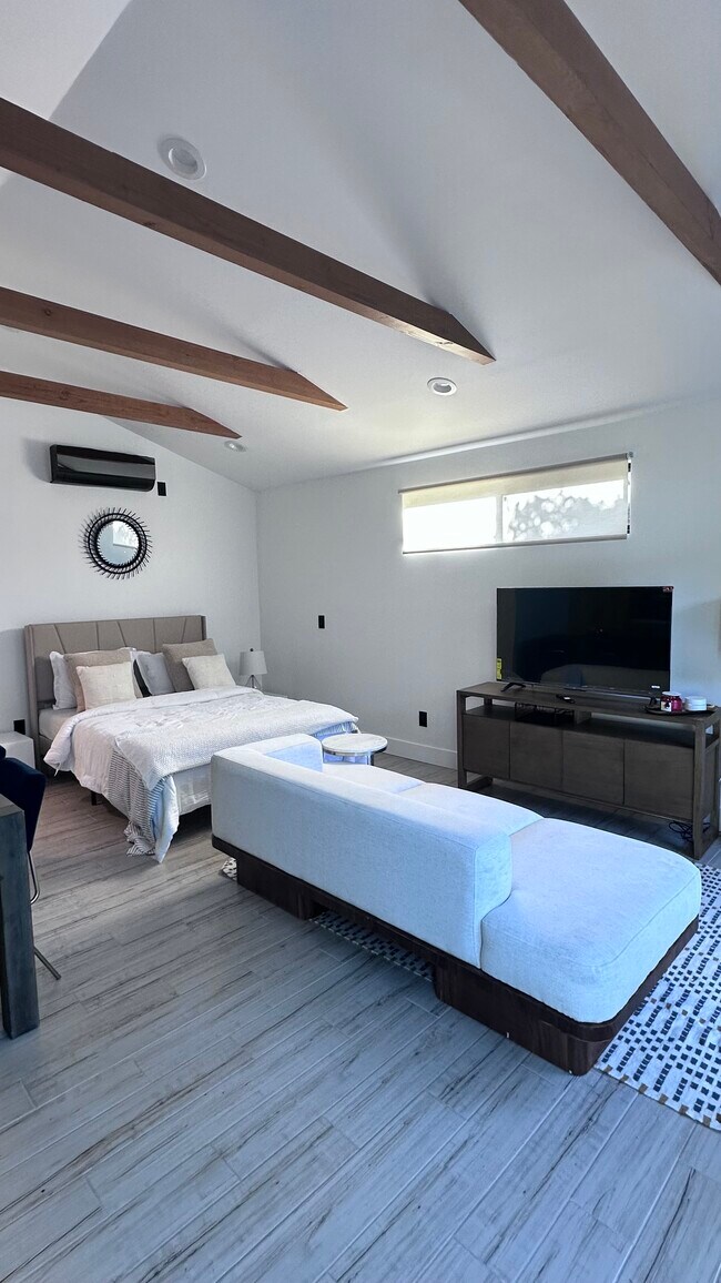 Foto del edificio - 2463 Walgrove Ave